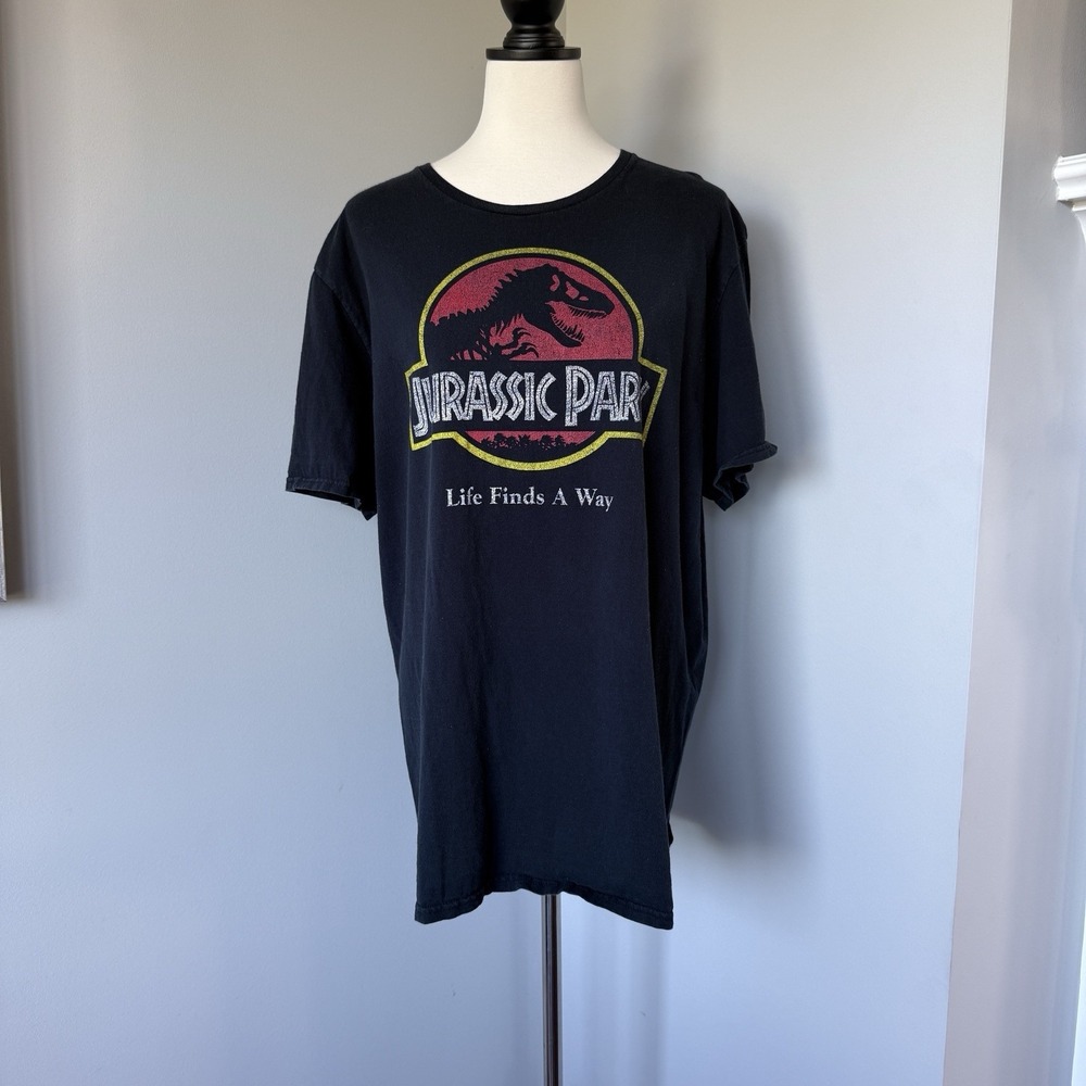 Jurassic Park T-Shirt Life Finds a Way Graphic Tee Black Men's XL Universal